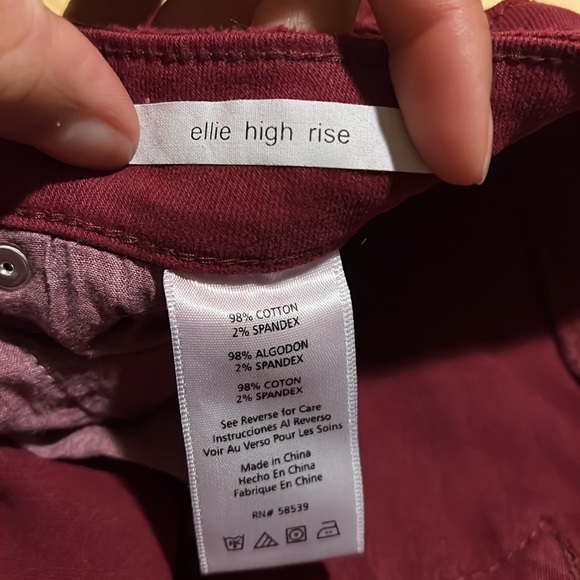 ✨Burgundy stretchy skinny jeans! ✨ - Picture 5 of 8